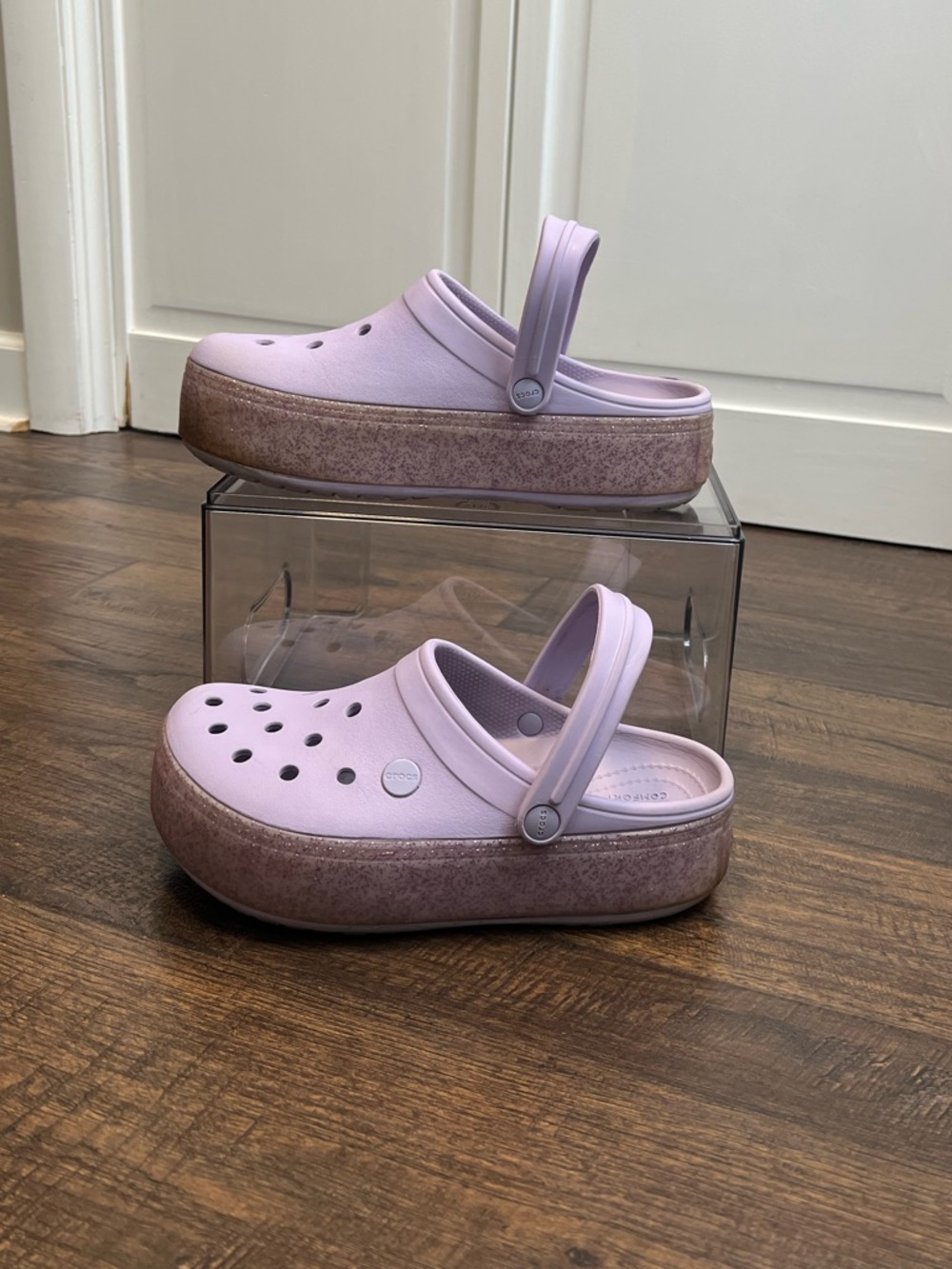 Crocs Women’s Classic Platform Clogs With Glitter-Finished Sole Size 7 Lavender